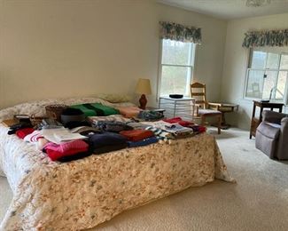 King size temper-pedic bed