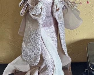 Vintage Japanese  Geisha Doll	18.5 inches high.	
