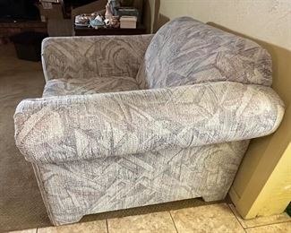 Southwest Chair As-IS	31 x 43 x 37	HxWxD
