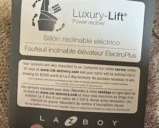La-Z-Boy 792 Miller Power Lift Recliner Chair	41 x 29 x 35in	HxWxD
