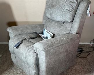 La-Z-Boy 791 Margaret Powered Adjustable Recliner/Rocking Chair Heat & Massage	42 x 37 x 40in	HxWxD
