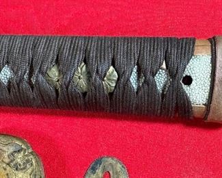 WWII Japanese Solider Sword   Officer Samurai/Katana	Blade: 34.5in long Length : 40in	
