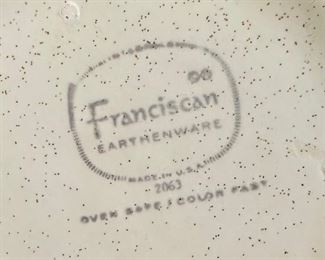 39 pc Franciscan Tulip Time dinnerware Set	39 pieces	
