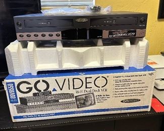 GoVideo DDV9550 Dual Deck 4-Head Hi-Fi VCR BNI	Box: 8.5 x 18 x 25in	HxWxD