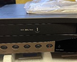 GoVideo DDV9550 Dual Deck 4-Head Hi-Fi VCR BNI	Box: 8.5 x 18 x 25in	HxWxD

