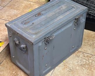 Vintage US Ammo Box/Can 20mm MK3 MOD 1 1948		

