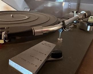 Pioneer PL-50 Vintage Turntable Vintage Stereo	8 x 20 x 17	HxWxD
