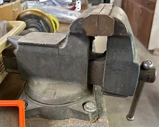 Wilton 4.5in Vise	4.5 inch jaws.	
