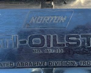 Norton Multi OilStone IM-313 Sharpener	5x19x5in	HxWxD
