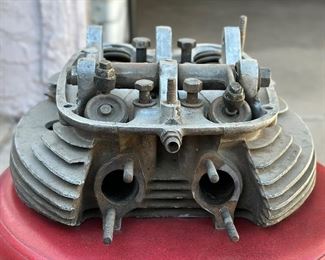 BSA A50 Cylinder Head Head	6x10x10in	
