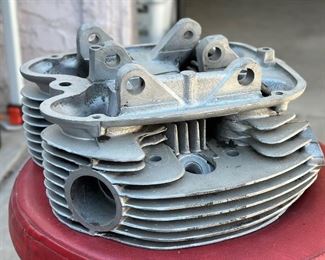 BSA A50 Cylinder Head Head #2	5x10x9in	
