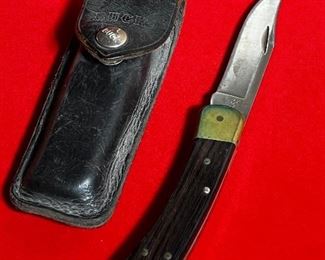 Vintage Old Buck 110 USA Pocket Knife With Case 1of2	8.75 inches unfolded 4.75 folded	
