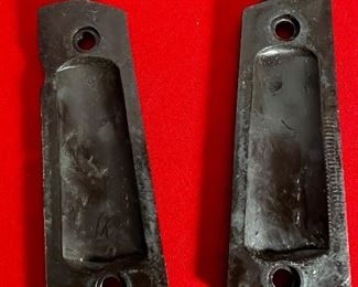 COLT 1911A1 GRIPS CHECKERED POST WAR  WITH COLT LOGOS 1911"	4x13/8	
