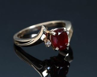14k Gold Garnet Diamond Ring Size: 8	Size; 8<BR>center stone: 8x6mm	

