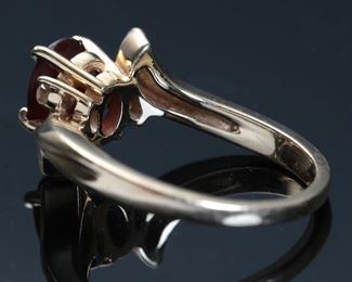 14k Gold Garnet Diamond Ring Size: 8	Size; 8<BR>center stone: 8x6mm	
