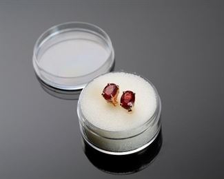 14k Gold Garnet Earrings 	8x6mm	
