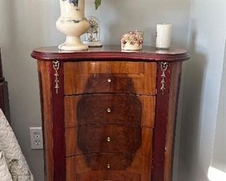 Antique Mahogany Bedside tables - Very elegant