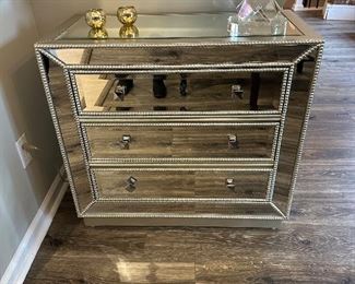 Mirrored dresser great for extra storage in bedroom or dining room.  Very Marilyn Monroe!!
