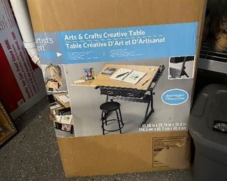 Arts & Crafts Creative Table