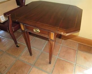 Vintage Lane drop-leaf end table