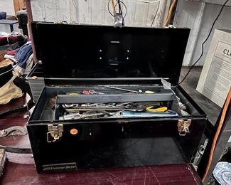 metal tool box 