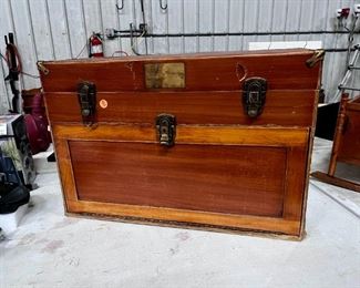 wooden box 