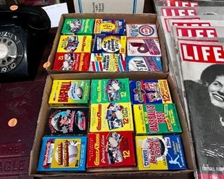 lot of sports cards 