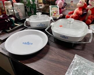 lot of corning ware dishes 