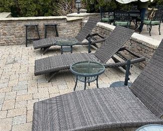 BEAUTIFUL WICKER LOUNGE CHAIRS