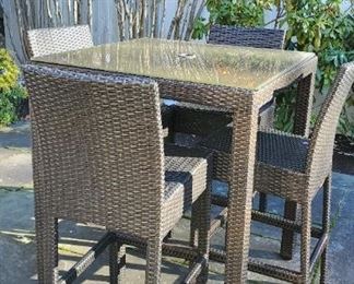 Frontgate High top set