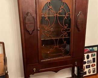 Item available for pre-sale.  Email hvogelbacker@bluemoonestatesales.com for pricing and pick up information