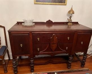 Item available for pre-sale.  Email hvogelbacker@bluemoonestatesales.com for pricing and pick up information