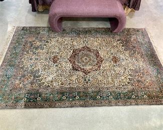 Hand knotted 100% silk Turkish Kayseri area rug 
5’x8’
