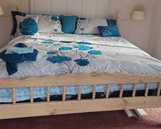 03 Whitewashed King Bed With Mattress Set