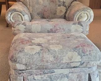 Comfy Club Chair Ottoman