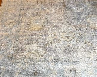 SOLD. Williams Sonoma Home Rug: Beige, Ivory and blue. 6x9. 