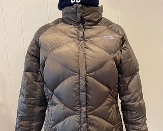 Women's size M North Face. $80. Quilted Puff. 