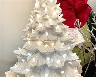 $150 Texas Hill Country 5 piece ceramic Christmas tree   Minor damage, box available, 18"l  x 18" w x 25"h