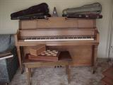 Hobart Cable piano