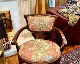 Love this arm chair. The fabric is beautiful.