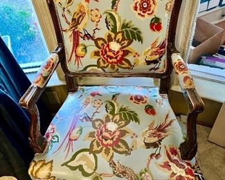 8 oilcloth dining chairs sold in pairs.