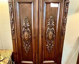 Interesting antique cabinet with shelves, perfect as a linen press or for storing glassware, dishes, etc.