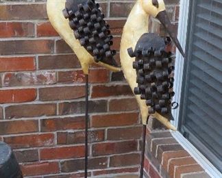 Outdoor bird sculptures