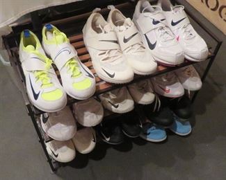 Shoes for pole vaulting