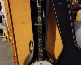 Franciscan 5 String Banjo & Storage Case included