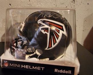 Atlanta Falcons Roddy White #84 Autographed Mini Helmet