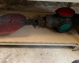 Train red light green light crossing light