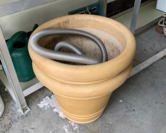 2 large flower pots.