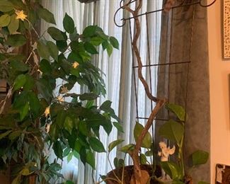 curtains.plangts.misc decor. fake ficus with star-lights