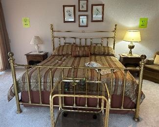 This picture, Only The bed & chair is available
(Other items have already sold)